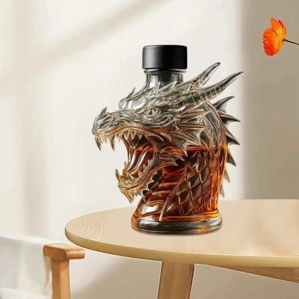 Bouteille tête de dragon en verre sculpté (600 ml)